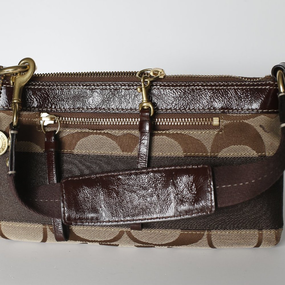 Coach B0726-10120 Brown Leather Clutch Purse